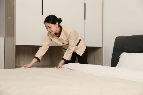 客房保潔服務(wù)與女性從業(yè)者的職業(yè)肖像攝影